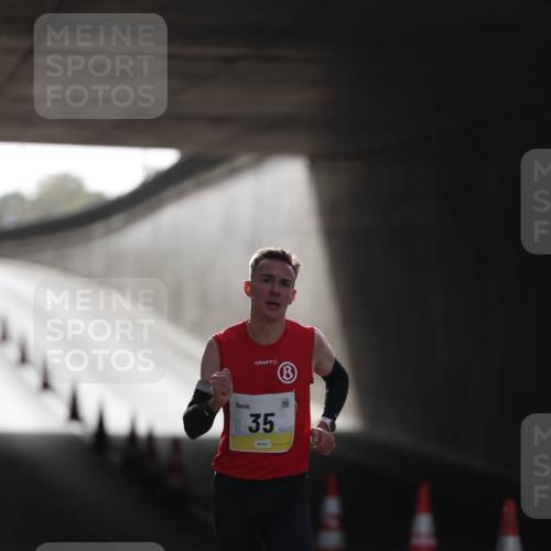 05.10.2025 - 20. swb-Marathon Bremen Michael Strokosch http://msf.ph/oto/9209588 05.10.2025 10:23:59 Laufen 35 meine-sportfotos.de
