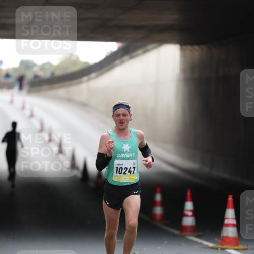 05.10.2025 - 20. swb-Marathon Bremen Michael Strokosch http://msf.ph/oto/9209779 05.10.2025 10:29:55 Laufen 10247 meine-sportfotos.de