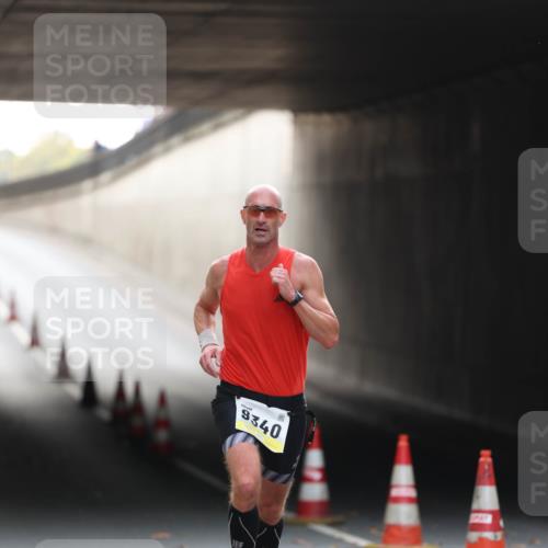 05.10.2025 - 20. swb-Marathon Bremen Michael Strokosch http://msf.ph/oto/9209912 05.10.2025 10:31:32 Laufen 9340 meine-sportfotos.de