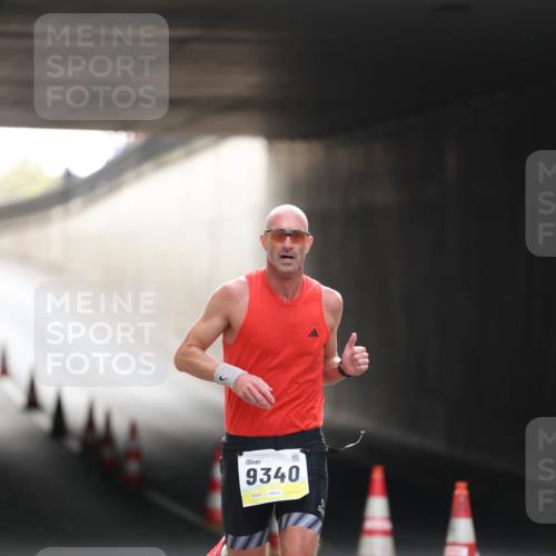 05.10.2025 - 20. swb-Marathon Bremen Michael Strokosch http://msf.ph/oto/9209914 05.10.2025 10:31:32 Laufen 9340, 02300 meine-sportfotos.de