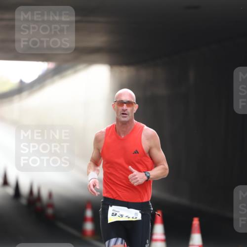 05.10.2025 - 20. swb-Marathon Bremen Michael Strokosch http://msf.ph/oto/9209915 05.10.2025 10:31:33 Laufen 9340 meine-sportfotos.de