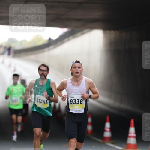 05.10.2025 - 20. swb-Marathon Bremen Michael Strokosch http://msf.ph/oto/9209928 05.10.2025 10:31:43 Laufen 01, 11341, 9336 meine-sportfotos.de