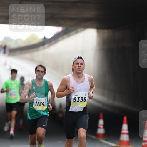 05.10.2025 - 20. swb-Marathon Bremen Michael Strokosch http://msf.ph/oto/9209929 05.10.2025 10:31:44 Laufen 11341, 9336, 01811 meine-sportfotos.de