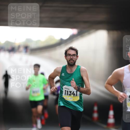 05.10.2025 - 20. swb-Marathon Bremen Michael Strokosch http://msf.ph/oto/9209932 05.10.2025 10:31:45 Laufen 11341, 02286 meine-sportfotos.de