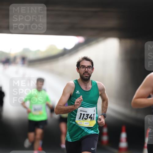 05.10.2025 - 20. swb-Marathon Bremen Michael Strokosch http://msf.ph/oto/9209933 05.10.2025 10:31:45 Laufen 11341, 02286 meine-sportfotos.de