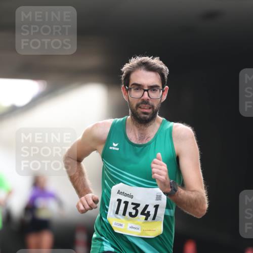 05.10.2025 - 20. swb-Marathon Bremen Michael Strokosch http://msf.ph/oto/9209938 05.10.2025 10:31:46 Laufen 11341, 02286, 20 meine-sportfotos.de