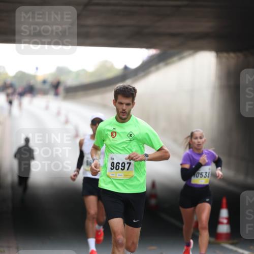 05.10.2025 - 20. swb-Marathon Bremen Michael Strokosch http://msf.ph/oto/9209941 05.10.2025 10:31:48 Laufen 9697, 0531 meine-sportfotos.de