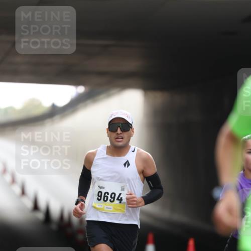 05.10.2025 - 20. swb-Marathon Bremen Michael Strokosch http://msf.ph/oto/9209948 05.10.2025 10:31:50 Laufen 9694, 02236 meine-sportfotos.de