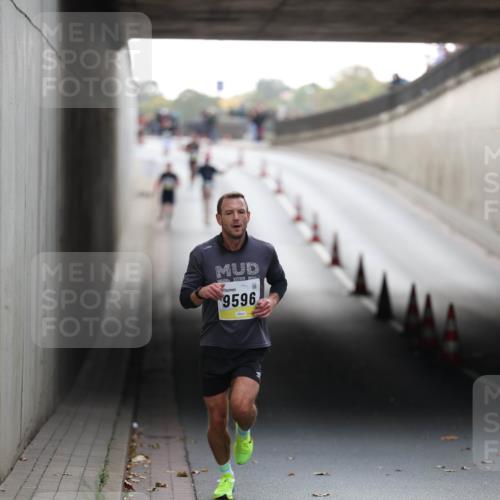 05.10.2025 - 20. swb-Marathon Bremen Michael Strokosch http://msf.ph/oto/9209954 05.10.2025 10:31:55 Laufen 9596 meine-sportfotos.de