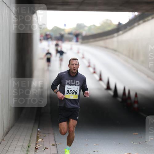 05.10.2025 - 20. swb-Marathon Bremen Michael Strokosch http://msf.ph/oto/9209955 05.10.2025 10:31:55 Laufen 9596 meine-sportfotos.de