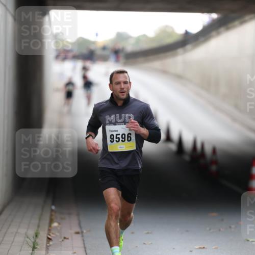 05.10.2025 - 20. swb-Marathon Bremen Michael Strokosch http://msf.ph/oto/9209958 05.10.2025 10:31:56 Laufen 9596 meine-sportfotos.de