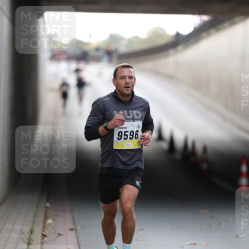05.10.2025 - 20. swb-Marathon Bremen Michael Strokosch http://msf.ph/oto/9209959 05.10.2025 10:31:57 Laufen 9596 meine-sportfotos.de
