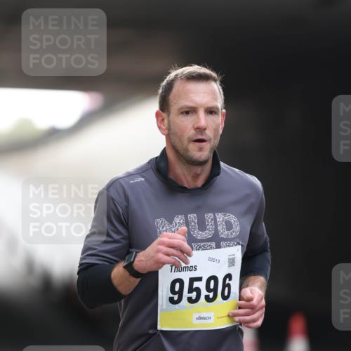 05.10.2025 - 20. swb-Marathon Bremen Michael Strokosch http://msf.ph/oto/9209966 05.10.2025 10:31:59 Laufen 02013, 9596 meine-sportfotos.de