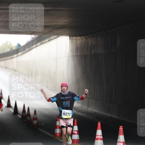 05.10.2025 - 20. swb-Marathon Bremen Michael Strokosch http://msf.ph/oto/9209967 05.10.2025 10:32:11 Laufen 10372 meine-sportfotos.de