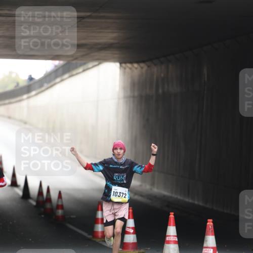 05.10.2025 - 20. swb-Marathon Bremen Michael Strokosch http://msf.ph/oto/9209968 05.10.2025 10:32:11 Laufen 10372 meine-sportfotos.de