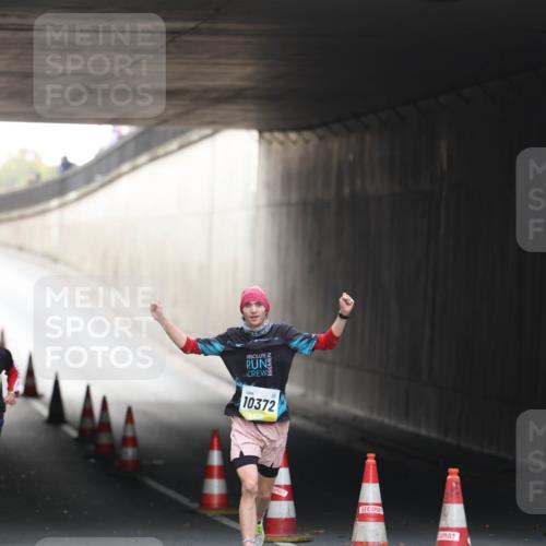 05.10.2025 - 20. swb-Marathon Bremen Michael Strokosch http://msf.ph/oto/9209969 05.10.2025 10:32:11 Laufen 10372 meine-sportfotos.de