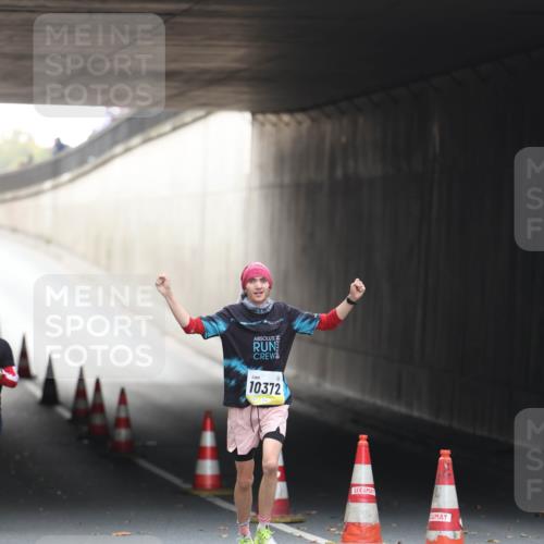 05.10.2025 - 20. swb-Marathon Bremen Michael Strokosch http://msf.ph/oto/9209970 05.10.2025 10:32:12 Laufen 10372 meine-sportfotos.de