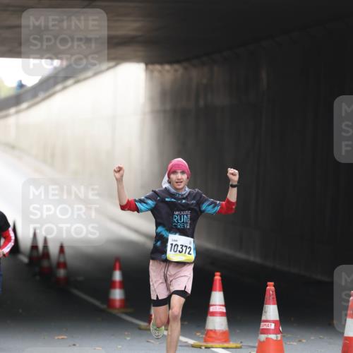 05.10.2025 - 20. swb-Marathon Bremen Michael Strokosch http://msf.ph/oto/9209974 05.10.2025 10:32:13 Laufen 10372 meine-sportfotos.de