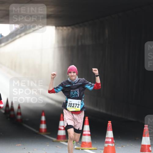 05.10.2025 - 20. swb-Marathon Bremen Michael Strokosch http://msf.ph/oto/9209975 05.10.2025 10:32:13 Laufen 10372 meine-sportfotos.de