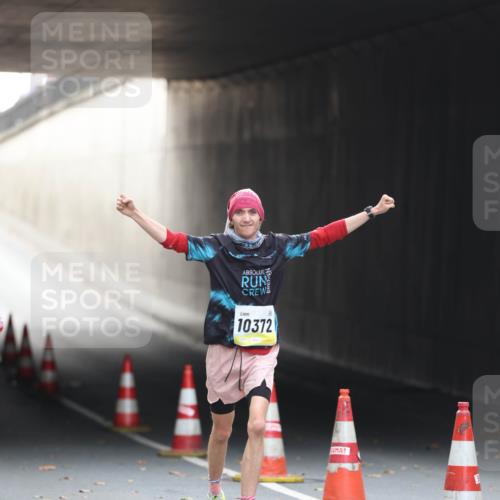 05.10.2025 - 20. swb-Marathon Bremen Michael Strokosch http://msf.ph/oto/9209976 05.10.2025 10:32:13 Laufen 10372 meine-sportfotos.de