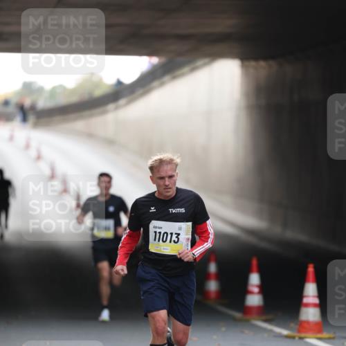 05.10.2025 - 20. swb-Marathon Bremen Michael Strokosch http://msf.ph/oto/9209982 05.10.2025 10:32:15 Laufen 11013 meine-sportfotos.de