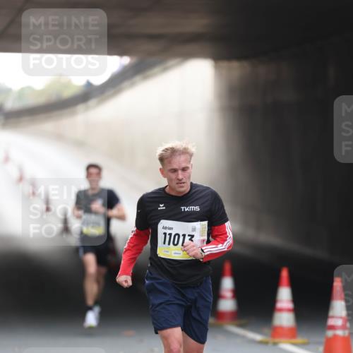 05.10.2025 - 20. swb-Marathon Bremen Michael Strokosch http://msf.ph/oto/9209985 05.10.2025 10:32:16 Laufen 11013 meine-sportfotos.de