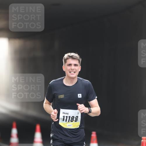 05.10.2025 - 20. swb-Marathon Bremen Michael Strokosch http://msf.ph/oto/9210001 05.10.2025 10:32:20 Laufen 11188 meine-sportfotos.de