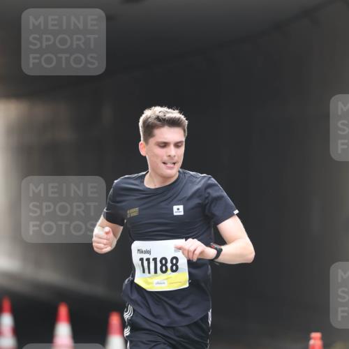 05.10.2025 - 20. swb-Marathon Bremen Michael Strokosch http://msf.ph/oto/9210002 05.10.2025 10:32:20 Laufen 11188 meine-sportfotos.de