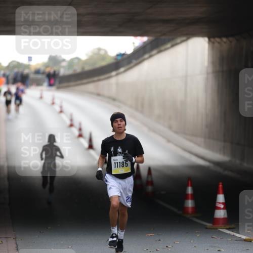 05.10.2025 - 20. swb-Marathon Bremen Michael Strokosch http://msf.ph/oto/9210006 05.10.2025 10:32:25 Laufen 11185, 2 meine-sportfotos.de