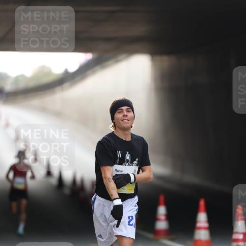 05.10.2025 - 20. swb-Marathon Bremen Michael Strokosch http://msf.ph/oto/9210012 05.10.2025 10:32:27 Laufen 2, 13888577 meine-sportfotos.de