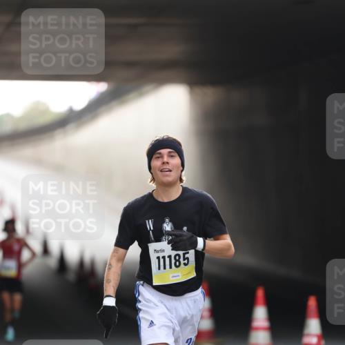 05.10.2025 - 20. swb-Marathon Bremen Michael Strokosch http://msf.ph/oto/9210013 05.10.2025 10:32:28 Laufen 11185, 20 meine-sportfotos.de