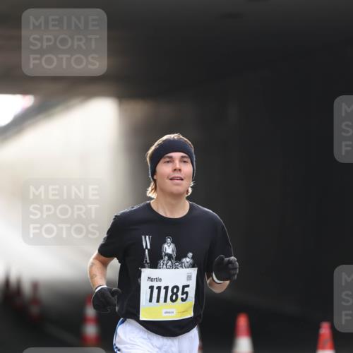 05.10.2025 - 20. swb-Marathon Bremen Michael Strokosch http://msf.ph/oto/9210015 05.10.2025 10:32:28 Laufen 11185 meine-sportfotos.de