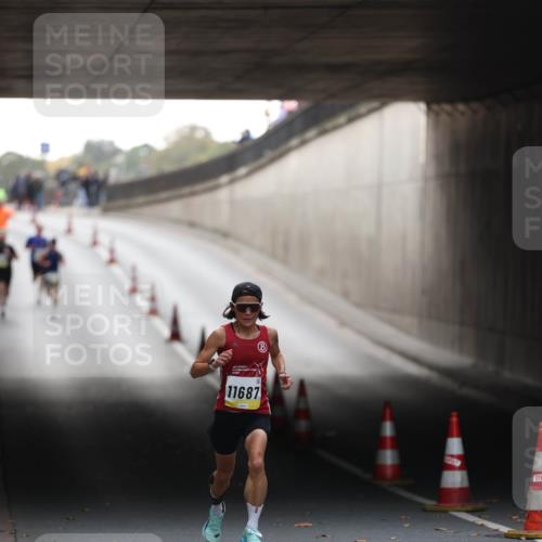 05.10.2025 - 20. swb-Marathon Bremen Michael Strokosch http://msf.ph/oto/9210018 05.10.2025 10:32:30 Laufen  meine-sportfotos.de