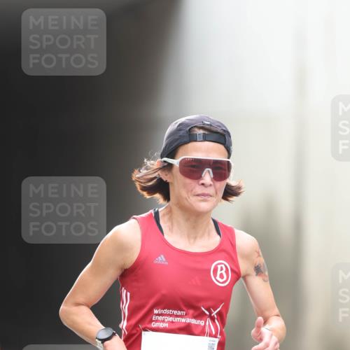 05.10.2025 - 20. swb-Marathon Bremen Michael Strokosch http://msf.ph/oto/9210033 05.10.2025 10:32:35 Laufen 11687, 2 meine-sportfotos.de