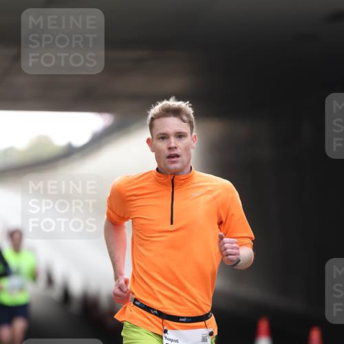 05.10.2025 - 20. swb-Marathon Bremen Michael Strokosch http://msf.ph/oto/9210062 05.10.2025 10:32:57 Laufen 10425 meine-sportfotos.de