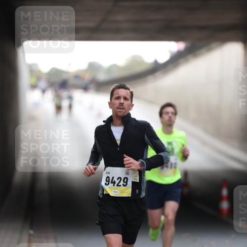 05.10.2025 - 20. swb-Marathon Bremen Michael Strokosch http://msf.ph/oto/9210071 05.10.2025 10:33:00 Laufen 9429 meine-sportfotos.de
