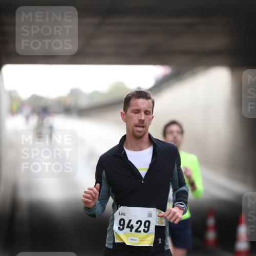 05.10.2025 - 20. swb-Marathon Bremen Michael Strokosch http://msf.ph/oto/9210075 05.10.2025 10:33:01 Laufen 9429 meine-sportfotos.de