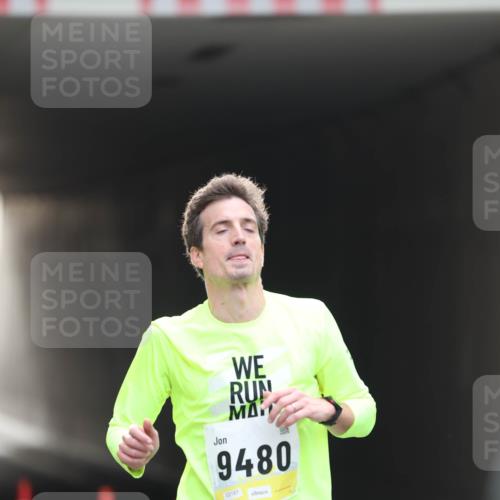 05.10.2025 - 20. swb-Marathon Bremen Michael Strokosch http://msf.ph/oto/9210080 05.10.2025 10:33:04 Laufen 9480, 02187 meine-sportfotos.de