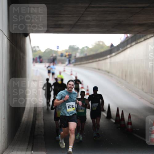 05.10.2025 - 20. swb-Marathon Bremen Michael Strokosch http://msf.ph/oto/9210083 05.10.2025 10:33:19 Laufen 1117, 11213, 9565, 1070 meine-sportfotos.de