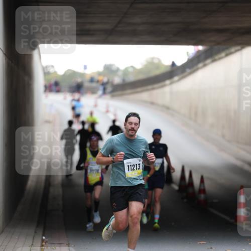 05.10.2025 - 20. swb-Marathon Bremen Michael Strokosch http://msf.ph/oto/9210087 05.10.2025 10:33:20 Laufen 31176, 11213 meine-sportfotos.de
