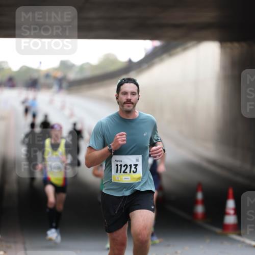 05.10.2025 - 20. swb-Marathon Bremen Michael Strokosch http://msf.ph/oto/9210093 05.10.2025 10:33:22 Laufen 11213 meine-sportfotos.de