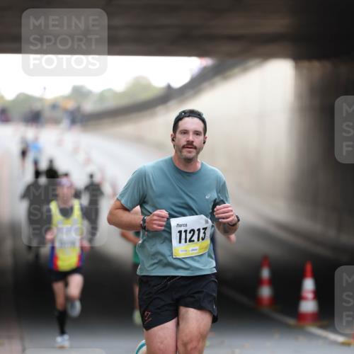05.10.2025 - 20. swb-Marathon Bremen Michael Strokosch http://msf.ph/oto/9210094 05.10.2025 10:33:22 Laufen 11213 meine-sportfotos.de