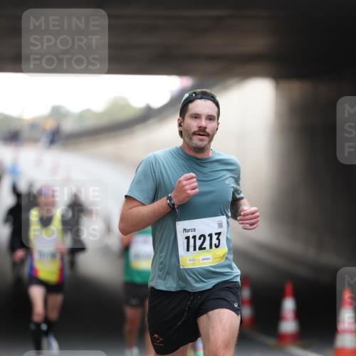 05.10.2025 - 20. swb-Marathon Bremen Michael Strokosch http://msf.ph/oto/9210096 05.10.2025 10:33:23 Laufen 11213, 0220 meine-sportfotos.de