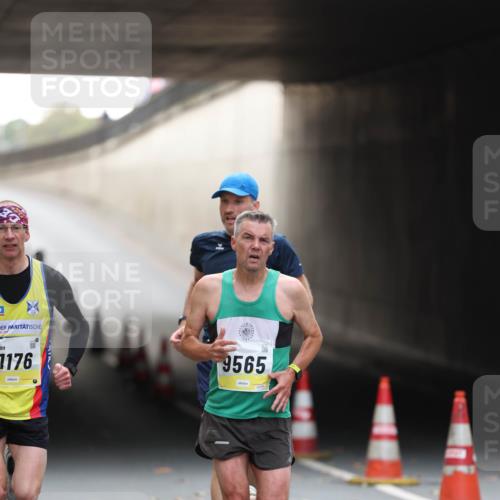 05.10.2025 - 20. swb-Marathon Bremen Michael Strokosch http://msf.ph/oto/9210102 05.10.2025 10:33:25 Laufen 1176, 9565 meine-sportfotos.de