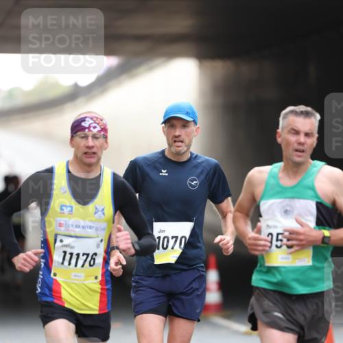 05.10.2025 - 20. swb-Marathon Bremen Michael Strokosch http://msf.ph/oto/9210106 05.10.2025 10:33:26 Laufen 11176, 1070, 557, 35 meine-sportfotos.de