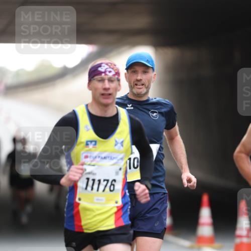 05.10.2025 - 20. swb-Marathon Bremen Michael Strokosch http://msf.ph/oto/9210108 05.10.2025 10:33:27 Laufen 11176, 10 meine-sportfotos.de