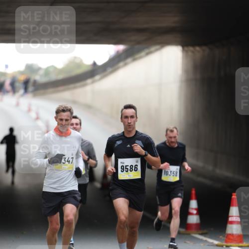05.10.2025 - 20. swb-Marathon Bremen Michael Strokosch http://msf.ph/oto/9210121 05.10.2025 10:33:32 Laufen 347, 9586, 10358 meine-sportfotos.de