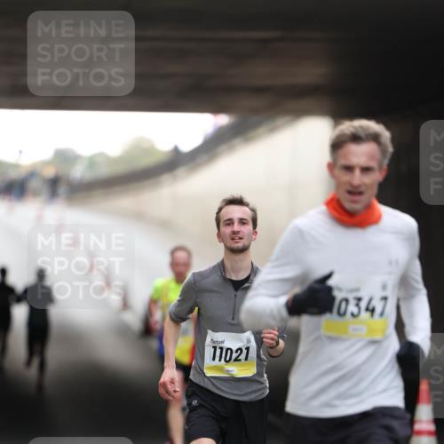 05.10.2025 - 20. swb-Marathon Bremen Michael Strokosch http://msf.ph/oto/9210125 05.10.2025 10:33:34 Laufen 11021, 0347 meine-sportfotos.de
