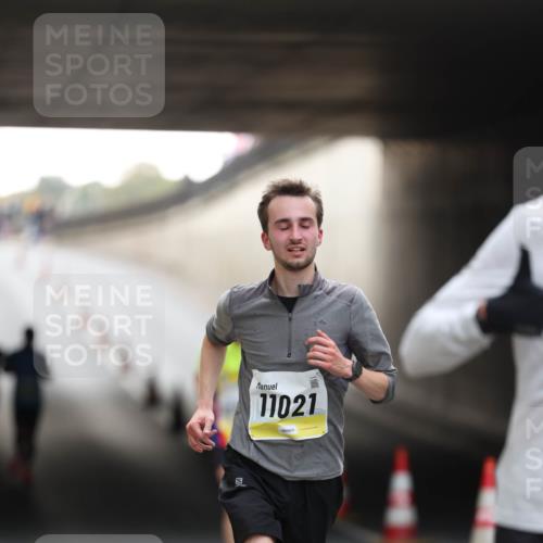 05.10.2025 - 20. swb-Marathon Bremen Michael Strokosch http://msf.ph/oto/9210128 05.10.2025 10:33:35 Laufen 11021 meine-sportfotos.de