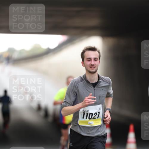 05.10.2025 - 20. swb-Marathon Bremen Michael Strokosch http://msf.ph/oto/9210129 05.10.2025 10:33:35 Laufen 11021 meine-sportfotos.de
